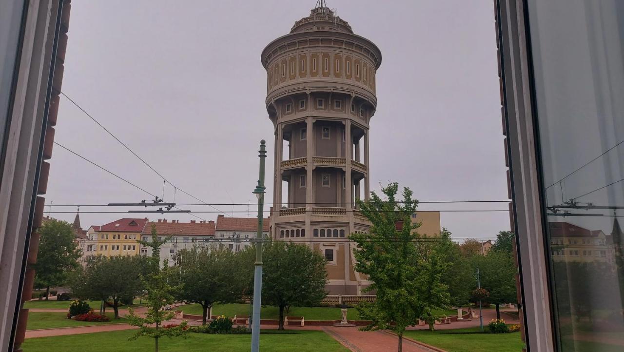 Tower Szeged Belvarosi Exkluziv Panoramas Apartman - Free Parking Exterior foto